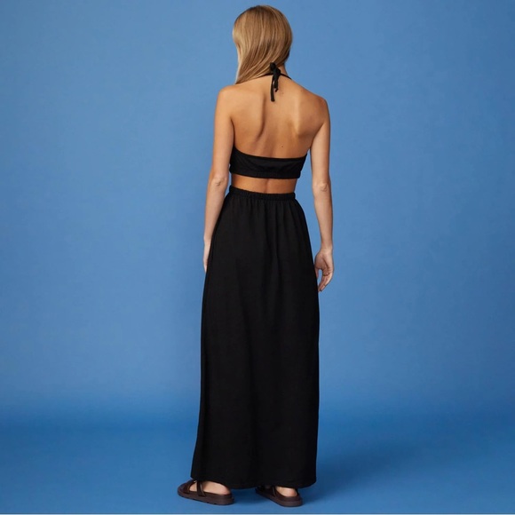 ♻️DONATED DEC. 2023♻️ 
Monrow NWT black cut out halter dress size small - Picture 4 of 6